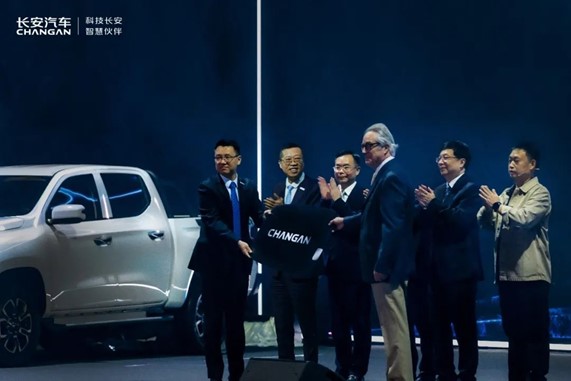 遵循“海纳百川”绘就全球化新图景，向世界级汽车品牌迈进
