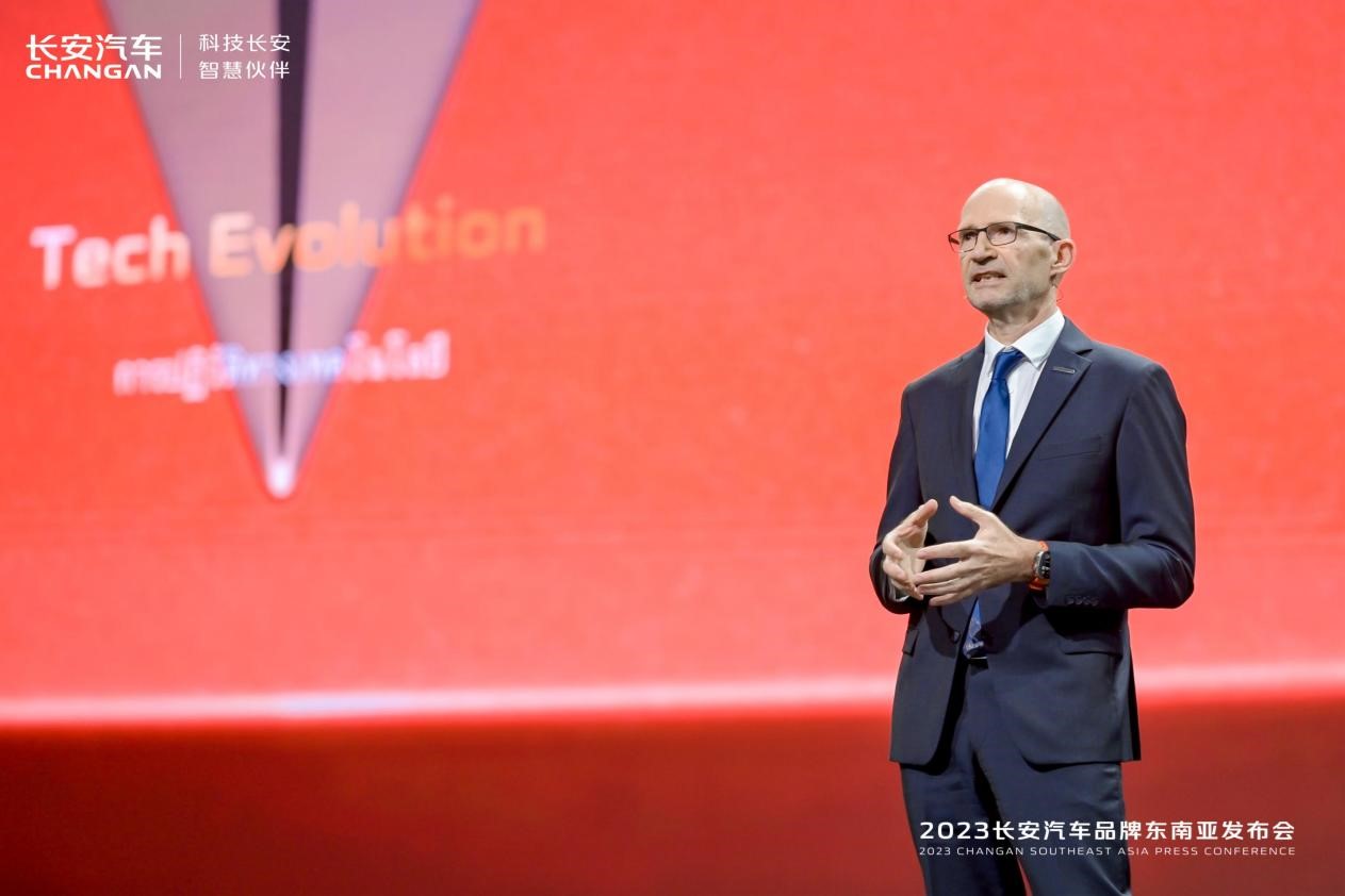 “右舵深蓝”惊艳亮相，多款重磅新车闪耀异国舞台